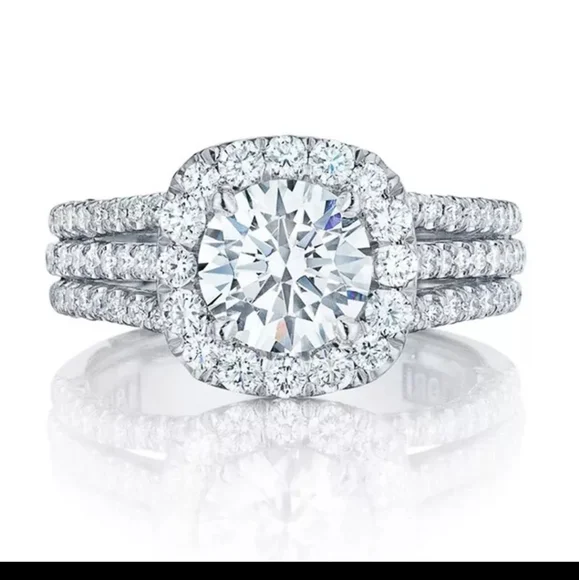 925 Sterling Silver Simulated Diamond Ring - Picture 4 of 6